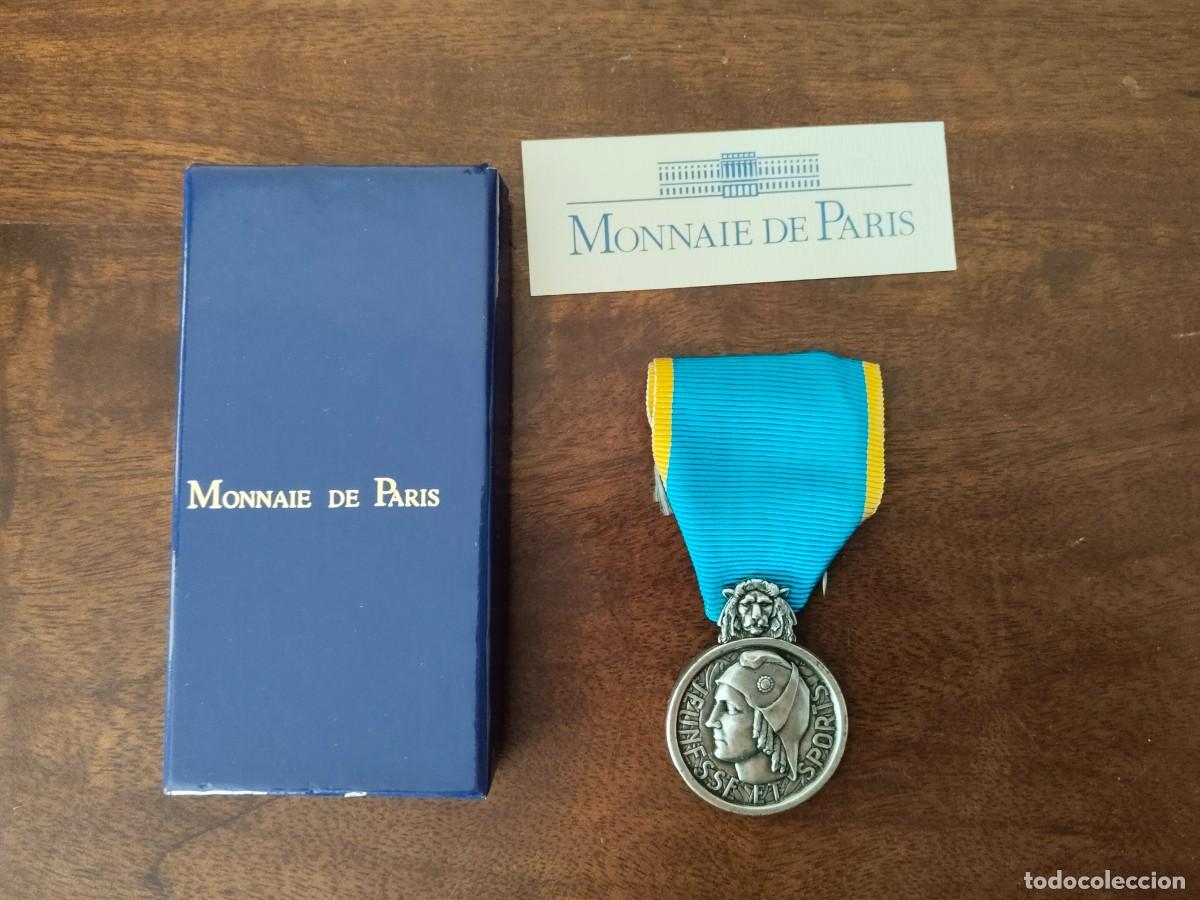 Sports collectibles: Francia. Medalla al M&eacute;rito Deportivo. Plateada.