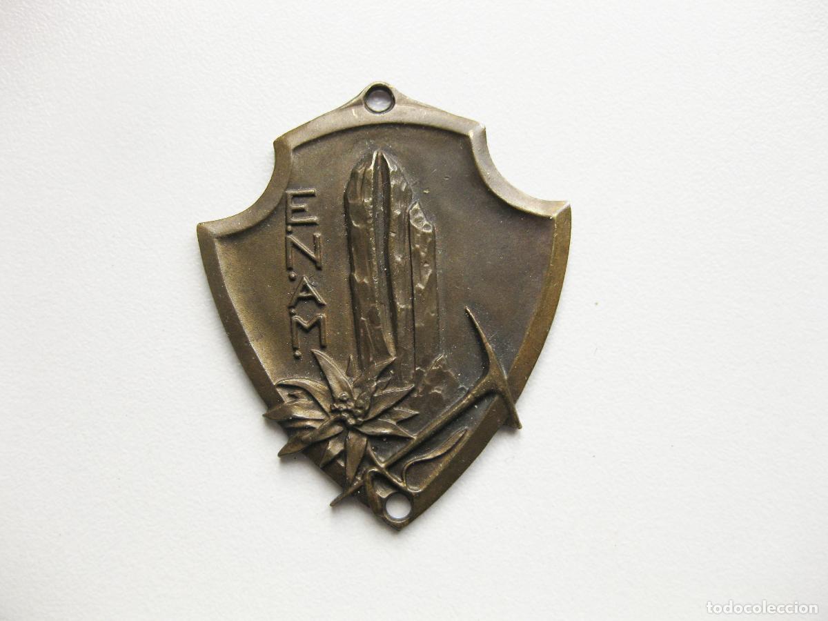 Coleccionismo deportivo: PLACA O MEDALLA DE LA ESCUELA NACIONAL DE ALTA MONTA&Ntilde;A. GUADARRAMA 1957.