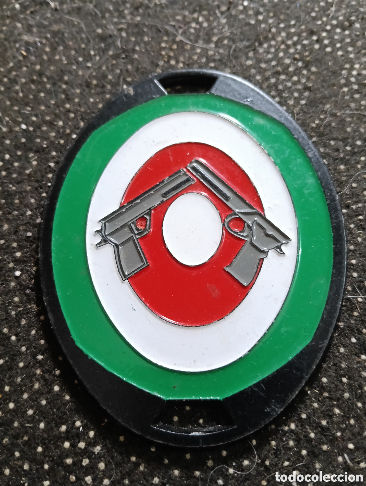 Colecionismo desportivo: Medalla de tiro con pistola de los 80, bien conservado