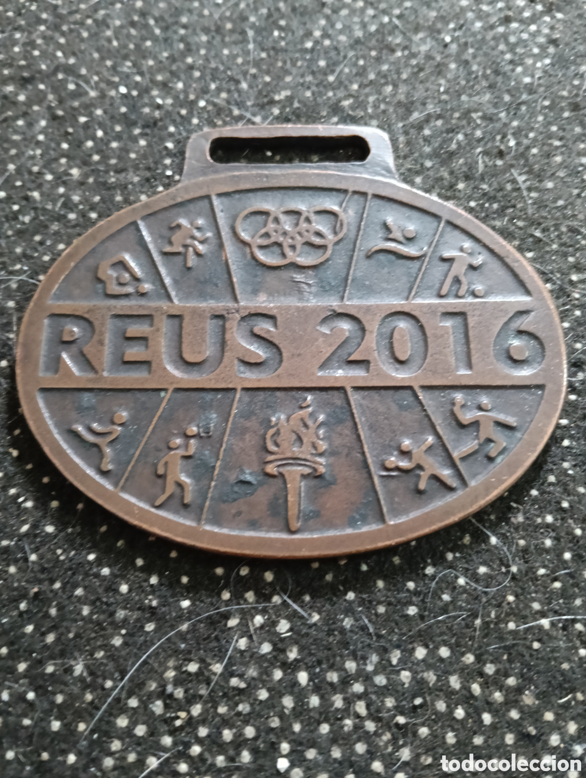Coleccionismo deportivo: Medalla XXXIV olimpiada escolar de Reus (Tarragona) 2016