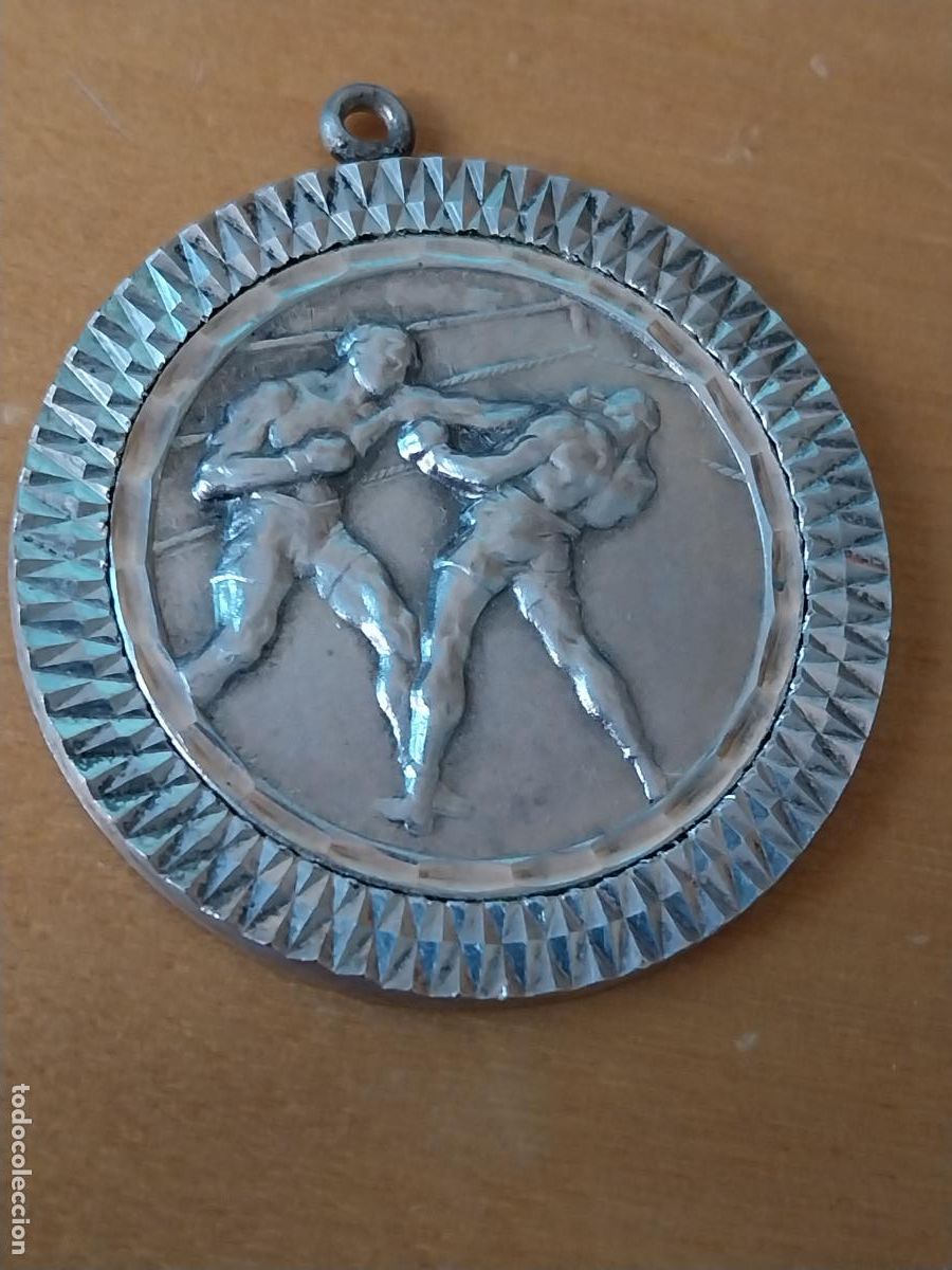 Coleccionismo deportivo: BOXEO MEDALLA METAL CROMADO VINTAGE ORIGINAL 4.45CMS