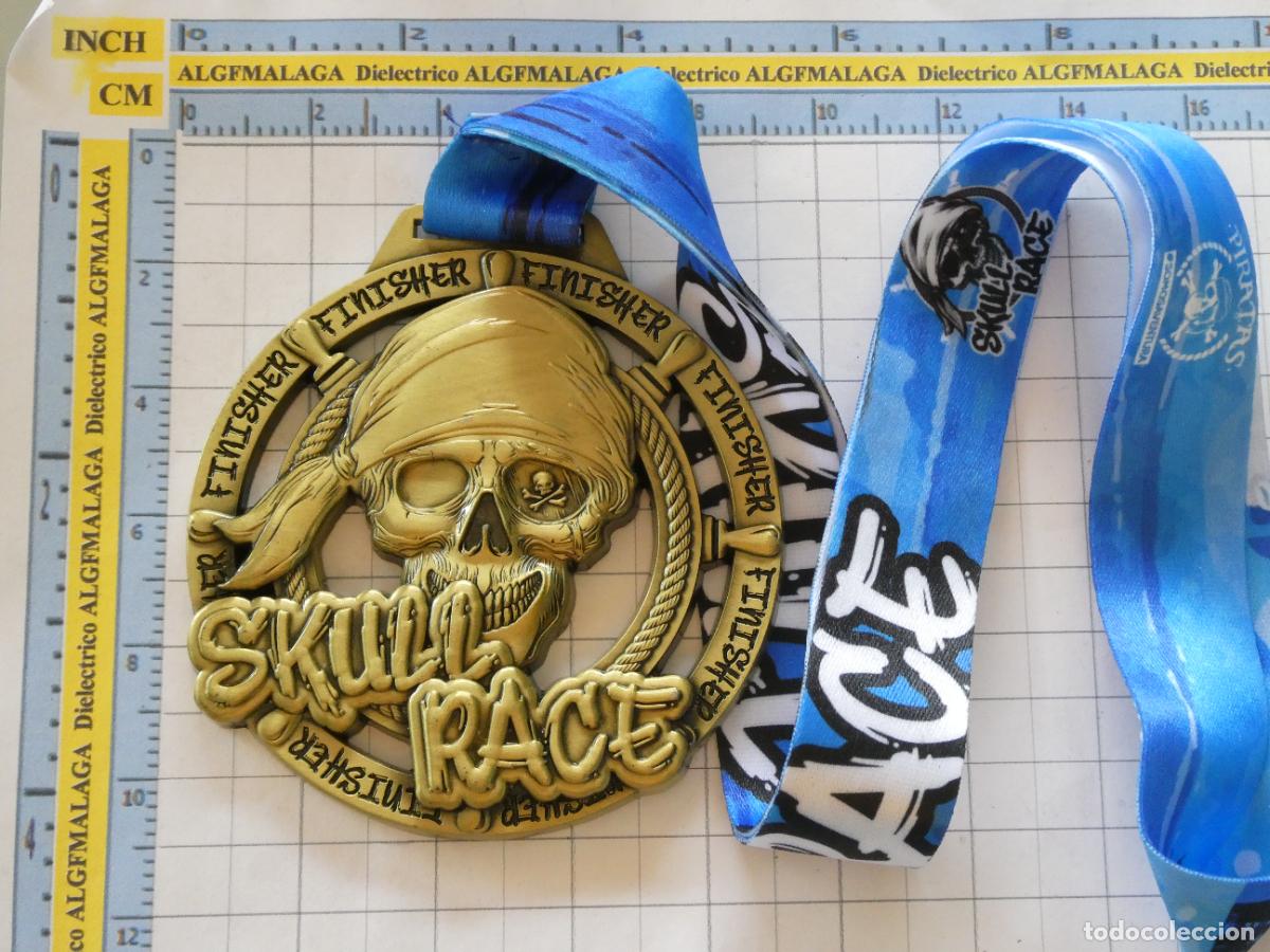 Coleccionismo deportivo: MEDALLA MEDALL&Oacute;N DEPORTES. SKULL RACE PIRATA CALAVERA CARRERA ATLETISMO OBST&Aacute;CULOS CROSSFIT 230GR
