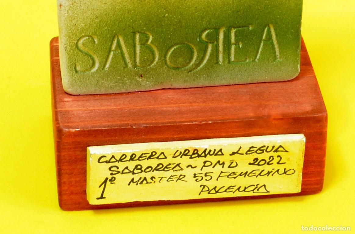 Collectionnisme sportif: CURIOSO PRIMER PREMIO TROFEO FEMENINO CARRERA URBANA LEGUA 2022, PALENCIA