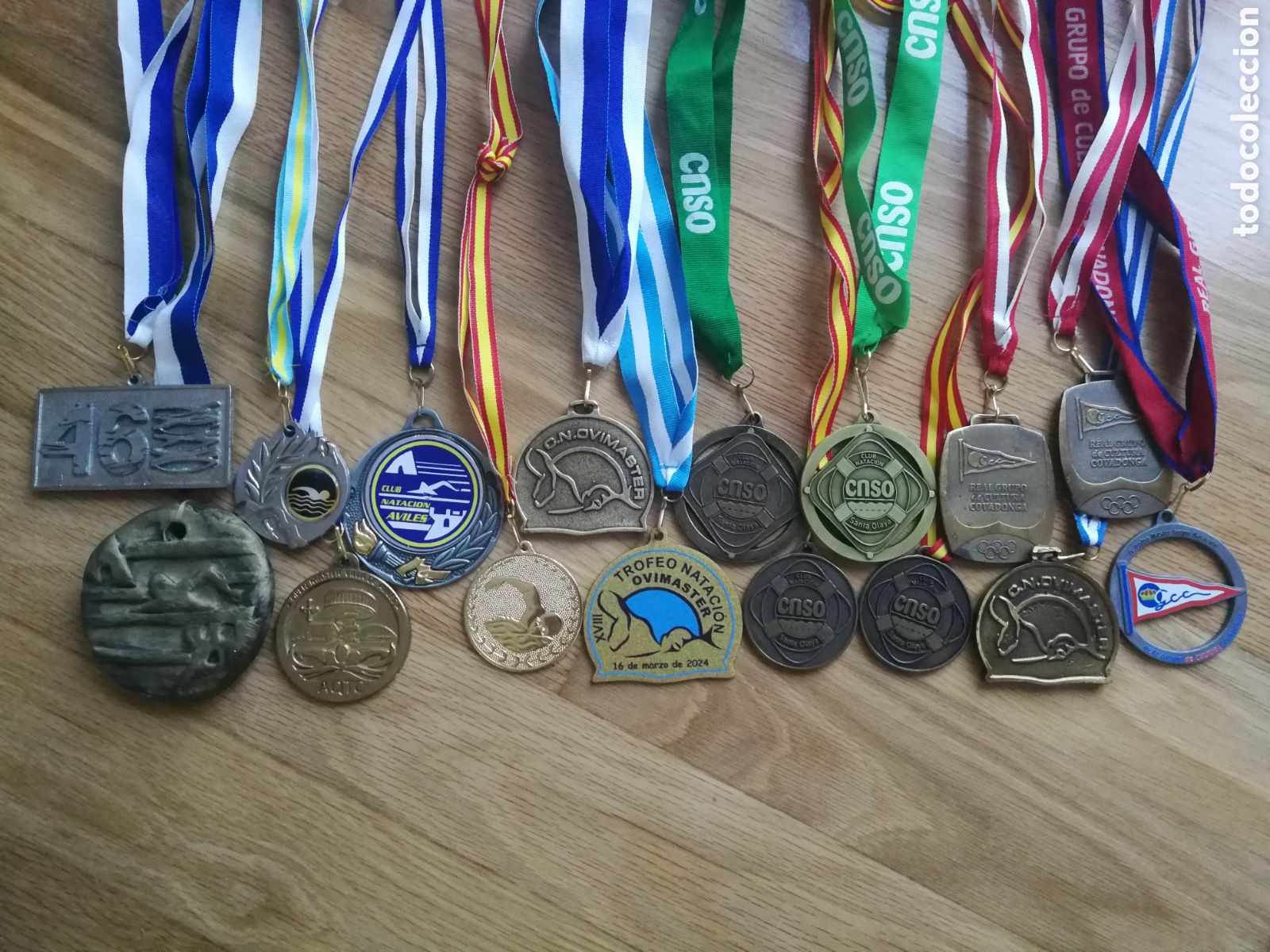 Coleccionismo deportivo: Lote de medallas de nataci&oacute;n.