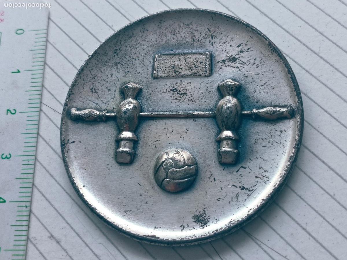 Coleccionismo deportivo: Medalla de futbol&iacute;n, 1976