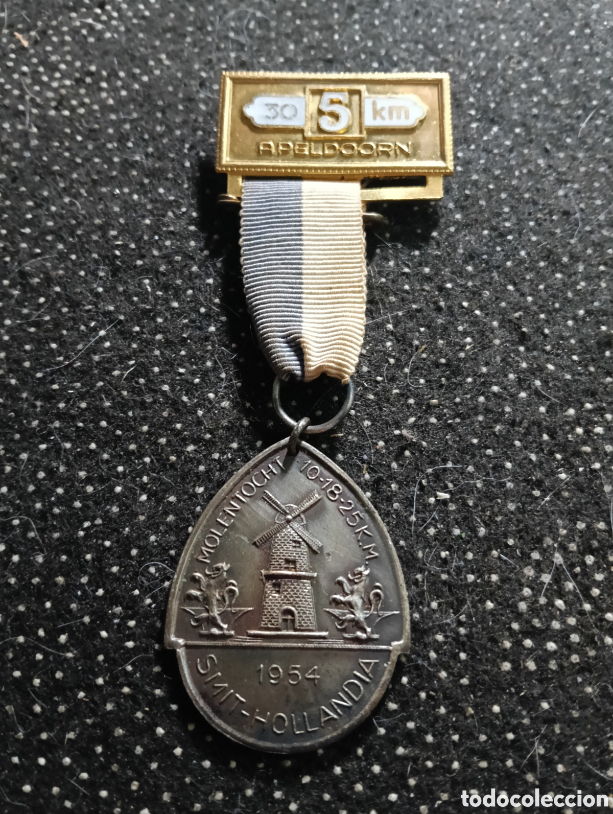 Coleccionismo deportivo: Medalla conmemorativa holandesa de senderismo (wandeltocht) entregada en el a&ntilde;o 1954. No se trata de
