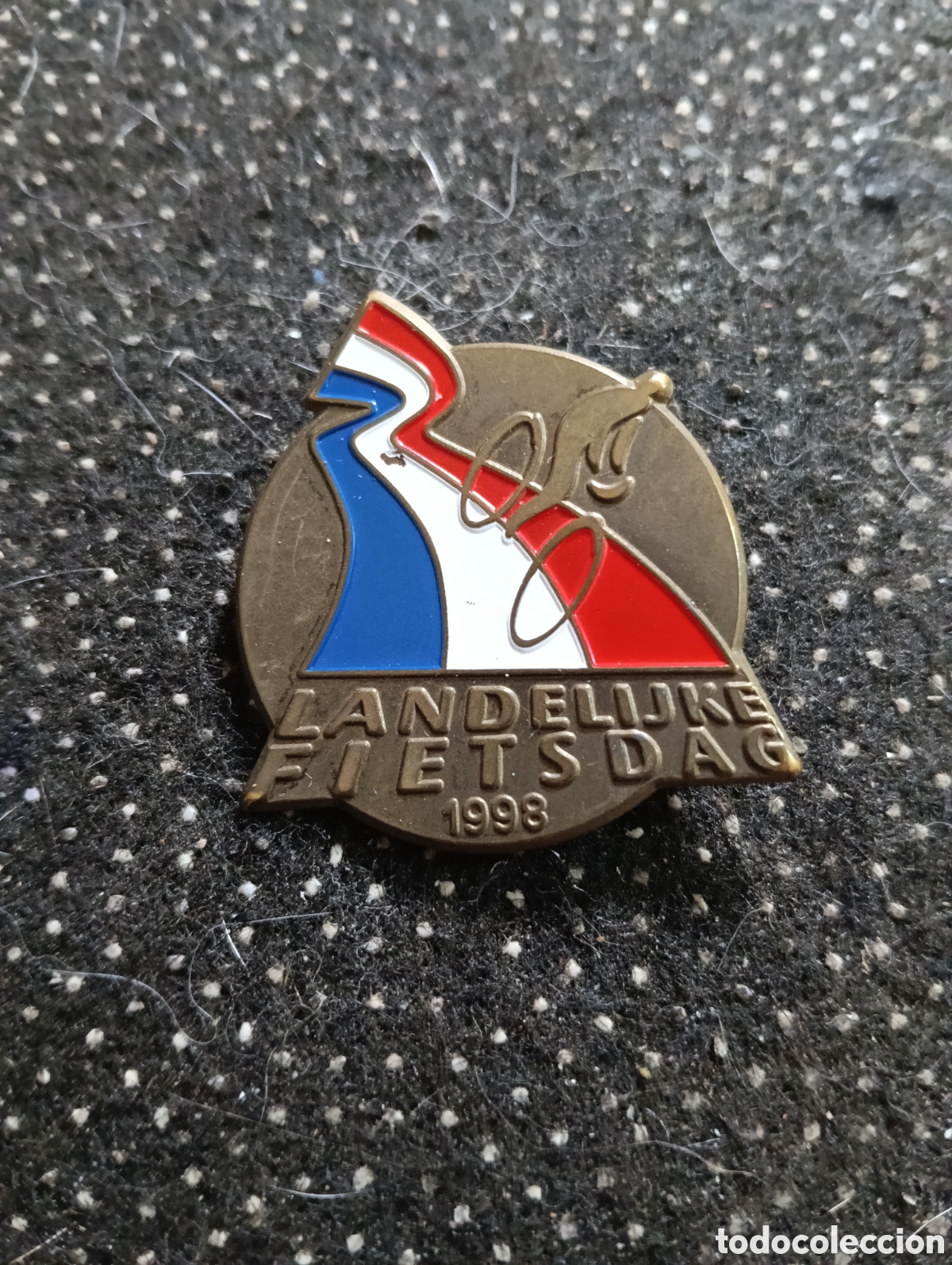 Coleccionismo deportivo: Medalla que conmemora el evento de ciclismo neerland&eacute;s Landelijke Fietsdag de 1998.