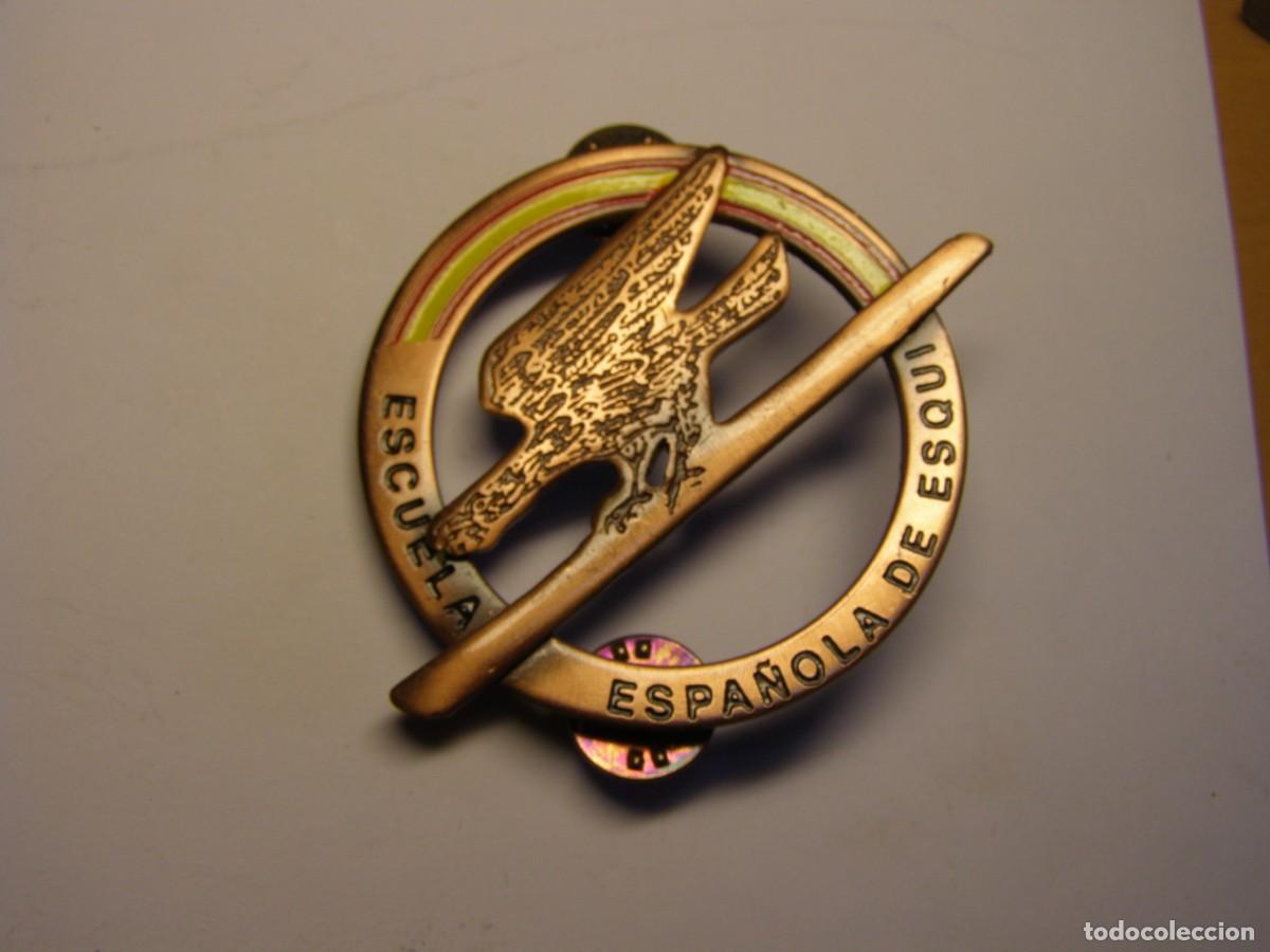 Collezionismo sportivo: Insignia de la escuela Espa&ntilde;ola de esqu&iacute;, a&ntilde;os 70-80. Categor&iacute;a bronce.