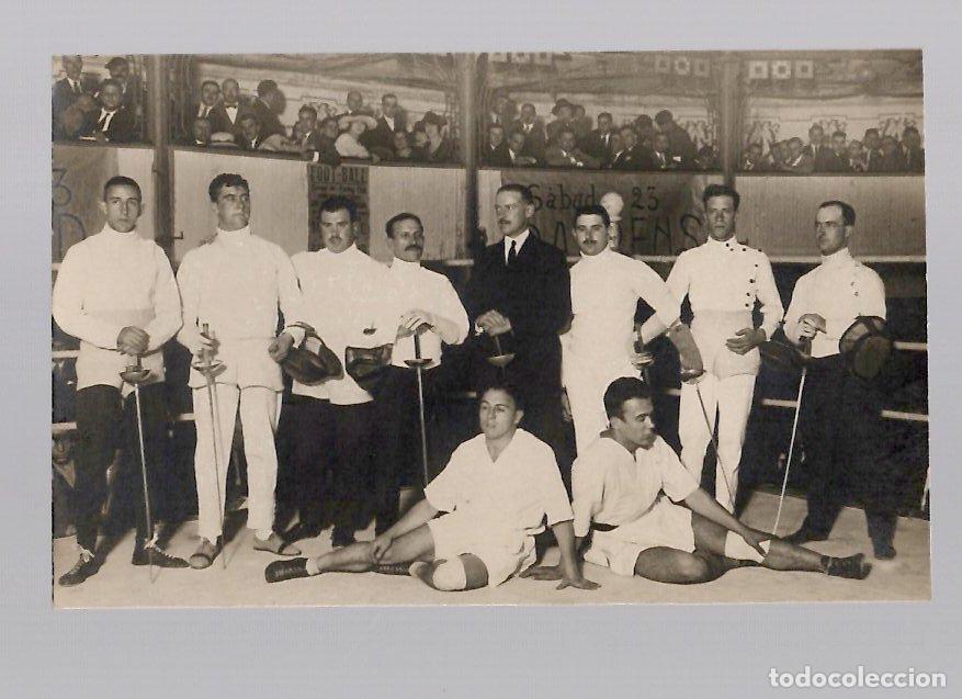 Coleccionismo deportivo: TARJETA POSTAL FOTOGRAFICA EQUIPO ESGRIMA. ESPA&Ntilde;A. FOTO SPORT ALVARO, MADRID