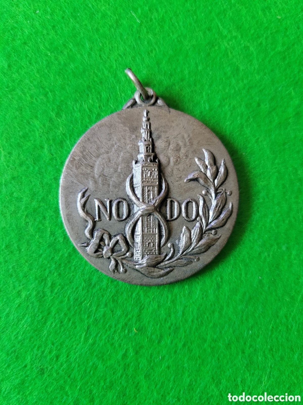 Collectionnisme sportif: ANTIGUA MEDALLA V. JUEGOS DEPORTIVOS OTO&Ntilde;O 1968 NO-DO SEVILLA