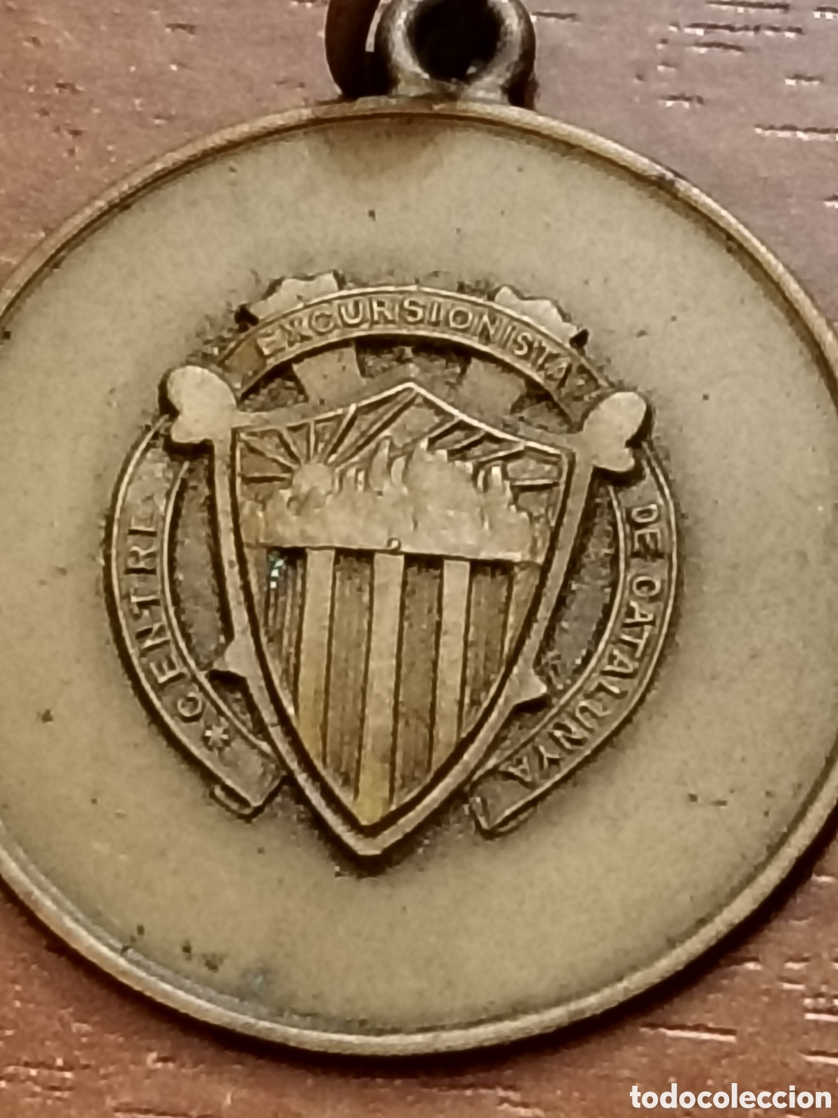 Sports collectibles: Medalla Centre excursionista de Catalunya M Antonia Simo 1961