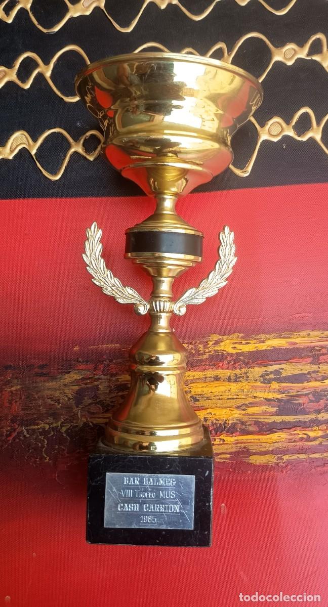 Coleccionismo deportivo: TROFEO MUS CASA CARRI&Oacute;N BAR BALMES 1985