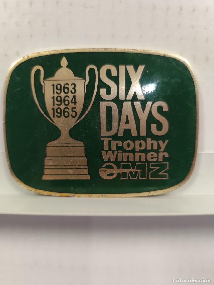 Coleccionismo deportivo: PLACA DE MZ TROFEO DEL GANADOR 6 DIAS ENDURO DURANTE LOS A&Ntilde;OS 1963 - 64 - 65 - MOTOCICLISMO