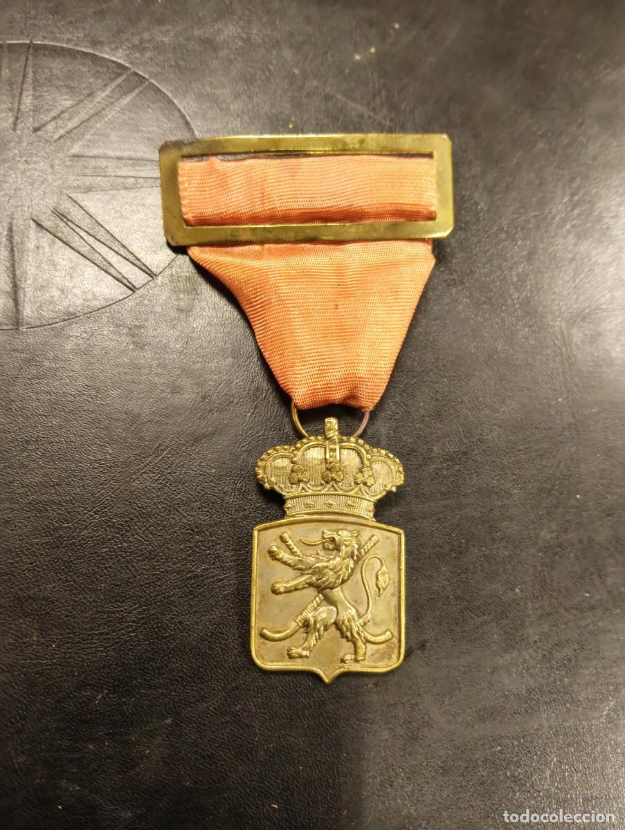Coleccionismo deportivo: ANTIGUA MEDALLA CAMPEONA 1955 HOCKEY EN SALA FEMENINO - RFEH FEDERACION ESPA&Ntilde;OLA CAMPEONATO ESPA&Ntilde;A