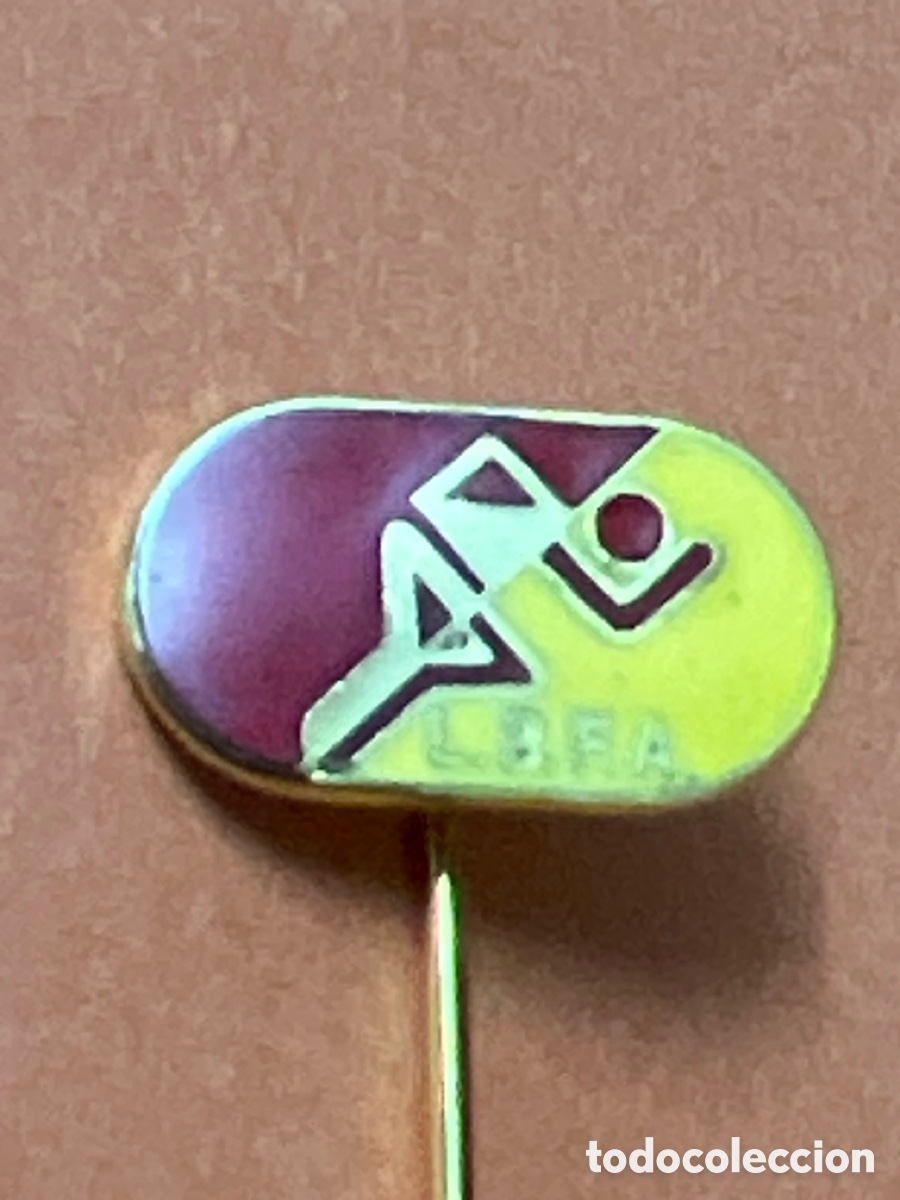 Colecionismo desportivo: L756/30. AGUJA DE ATLETISMO - INSIGNIA DE ATLETISMO- L.B.F.A.