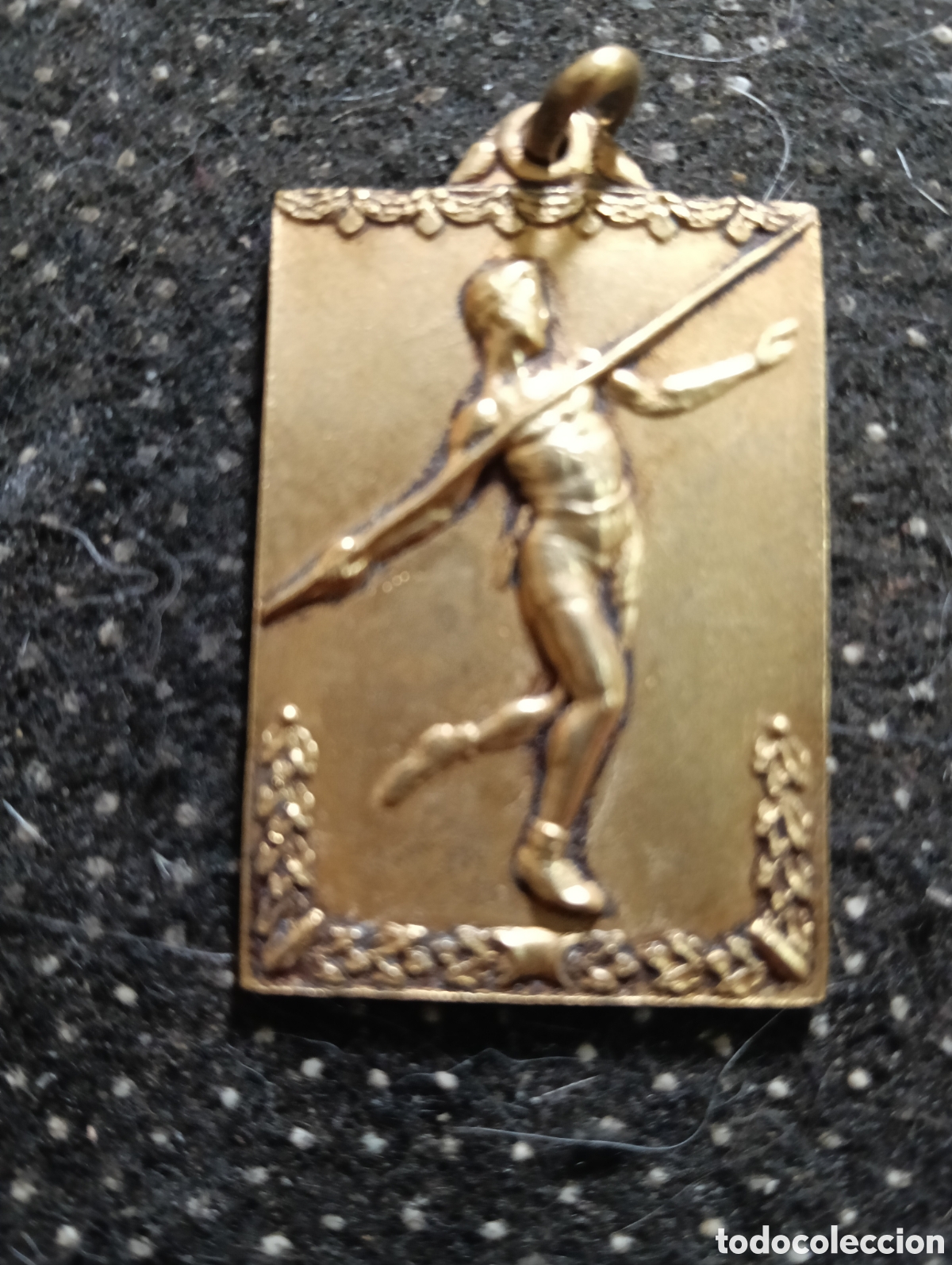 Coleccionismo deportivo: Medalla de los Juegos Deportivos Escolares Virgen de las Nieves, LA MOLINA 1965, mide 4,5 x 3 cm.
