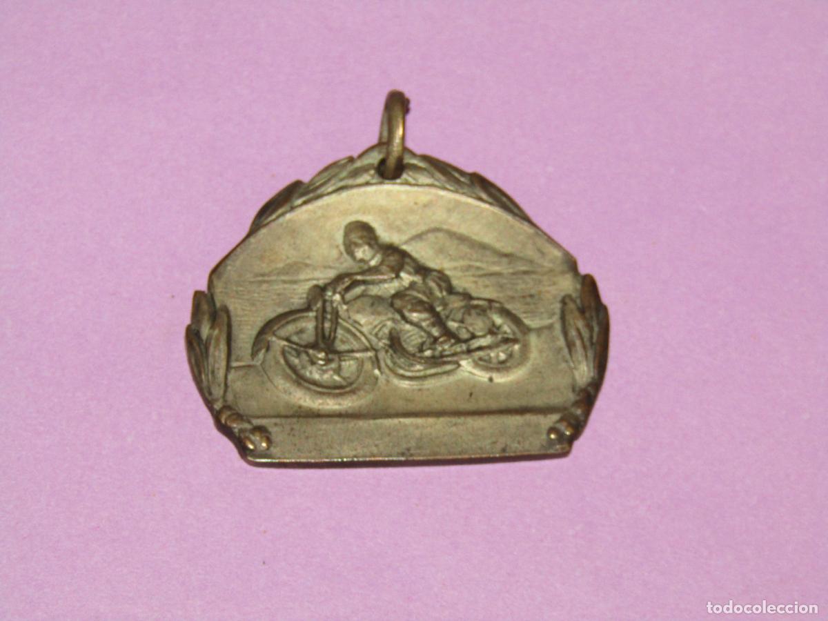 Coleccionismo deportivo: Antigua Medalla del Subcampe&oacute;n Rallye de la 3&ordf; Vuelta a AITANA del 23 de Noviembre del A&ntilde;o 1952