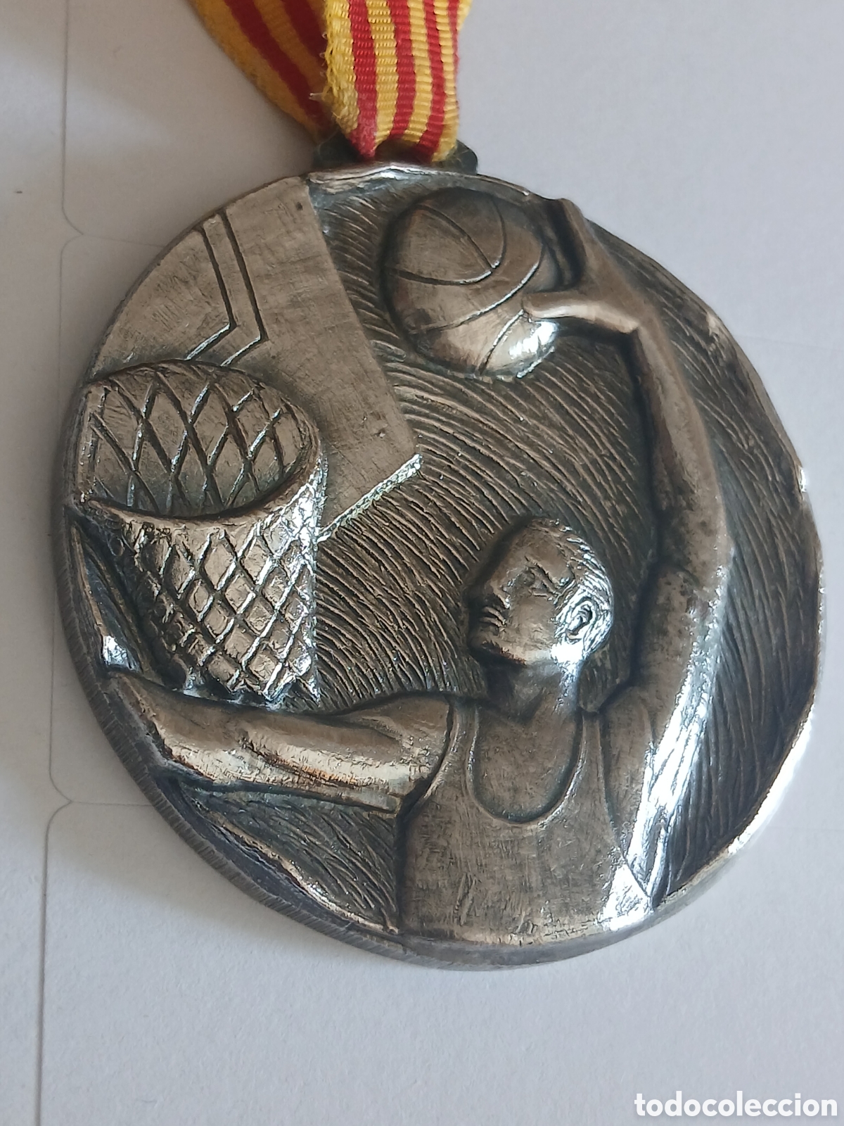 Sammelleidenschaft Sport: Medalla EN AGRA&Iuml;MENT A AGUST&Iacute;, DE JOAN SALVAD&Oacute; 1980.