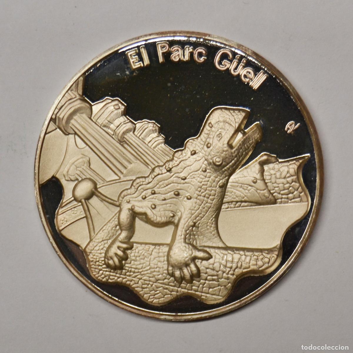 Sammelleidenschaft Sport: MEDALLA PLATA - EL PARC G&Uuml;ELL - JUEGOS DE LA XXV OLIMPIADA BARCELONA '92 - LOTE 0360
