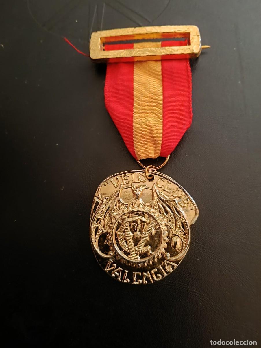 Coleccionismo deportivo: MEDALLA PE&Ntilde;A SOCIEDAD CICLISTA VELO CLUB II MARCHA VALENCIA DOS AGUAS BU&Ntilde;OL VLC 1988
