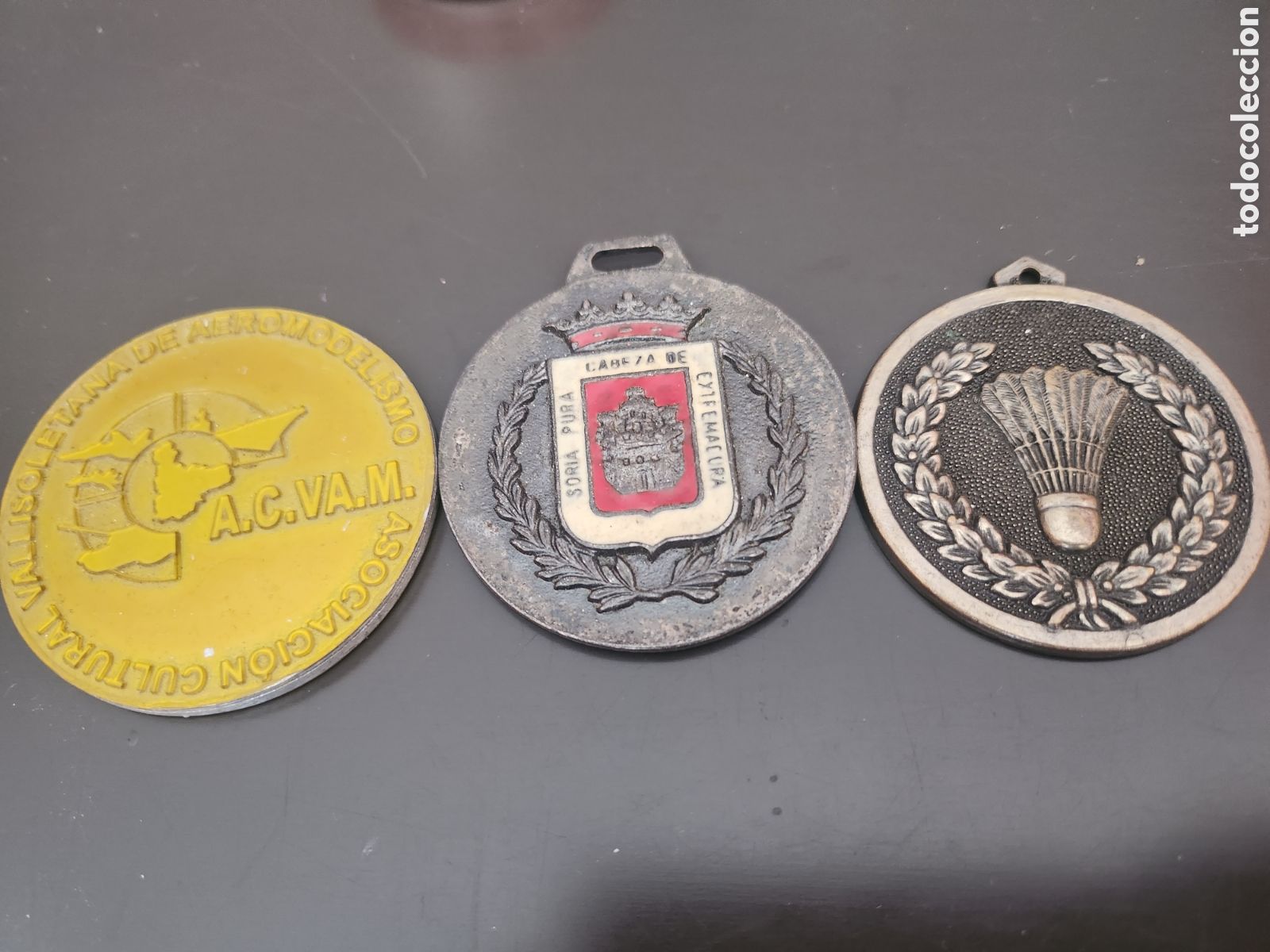 Sports collectibles: Lote de 3 medallas deportivas