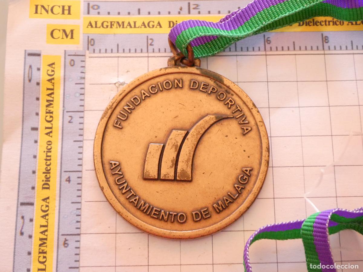 Coleccionismo deportivo: MEDALLA MEDALL&Oacute;N DEPORTES. III TRIATLON CIUDAD DE M&Aacute;LAGA 1998. 60GR
