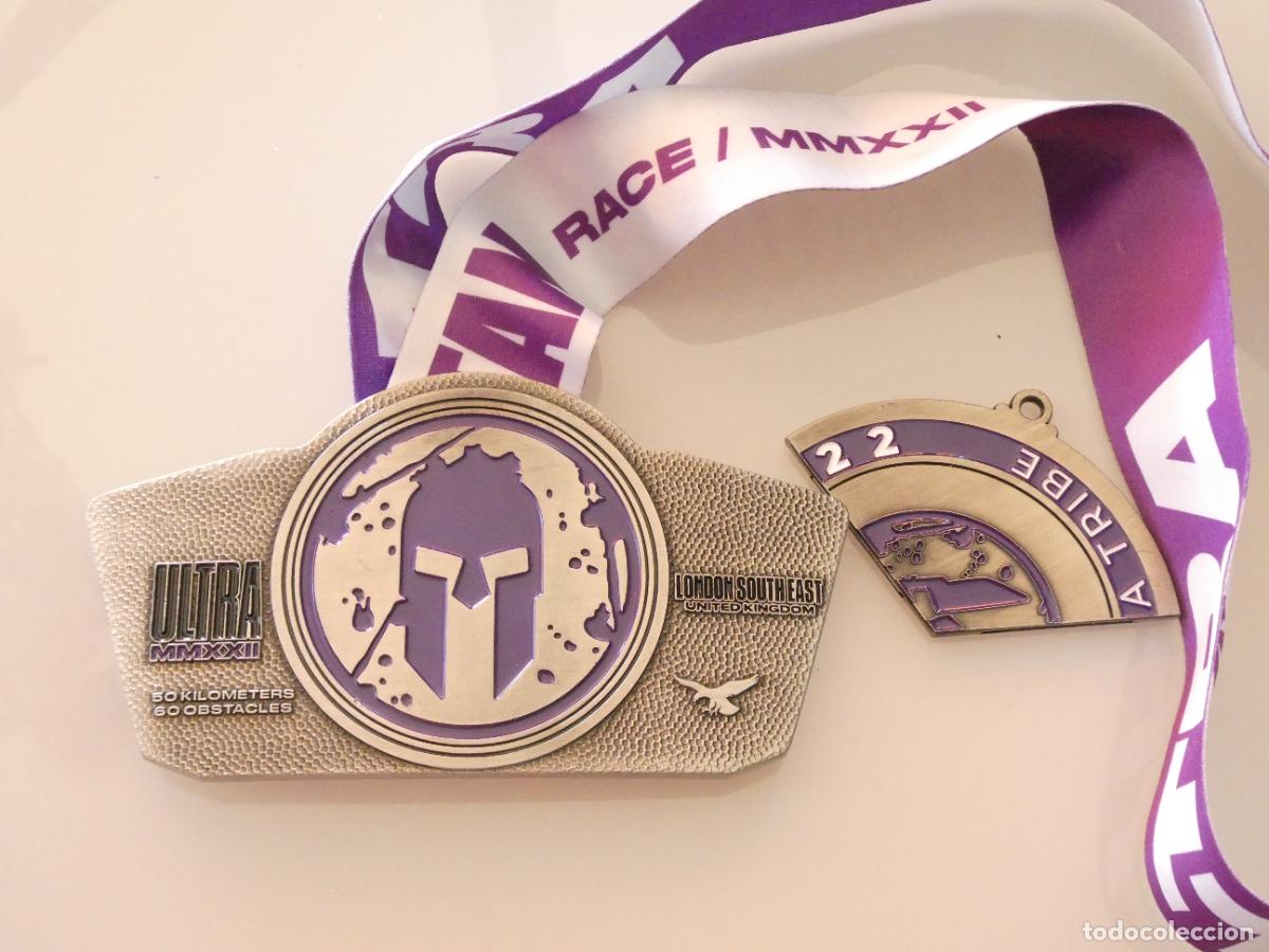 Coleccionismo deportivo: GRAN MEDALLA MEDALL&Oacute;N DEPORTE CARRERA ATLETISMO OBST&Aacute;CULOS CROSSFIT ULTRA SPARTAN LONDRES 2022 400GR