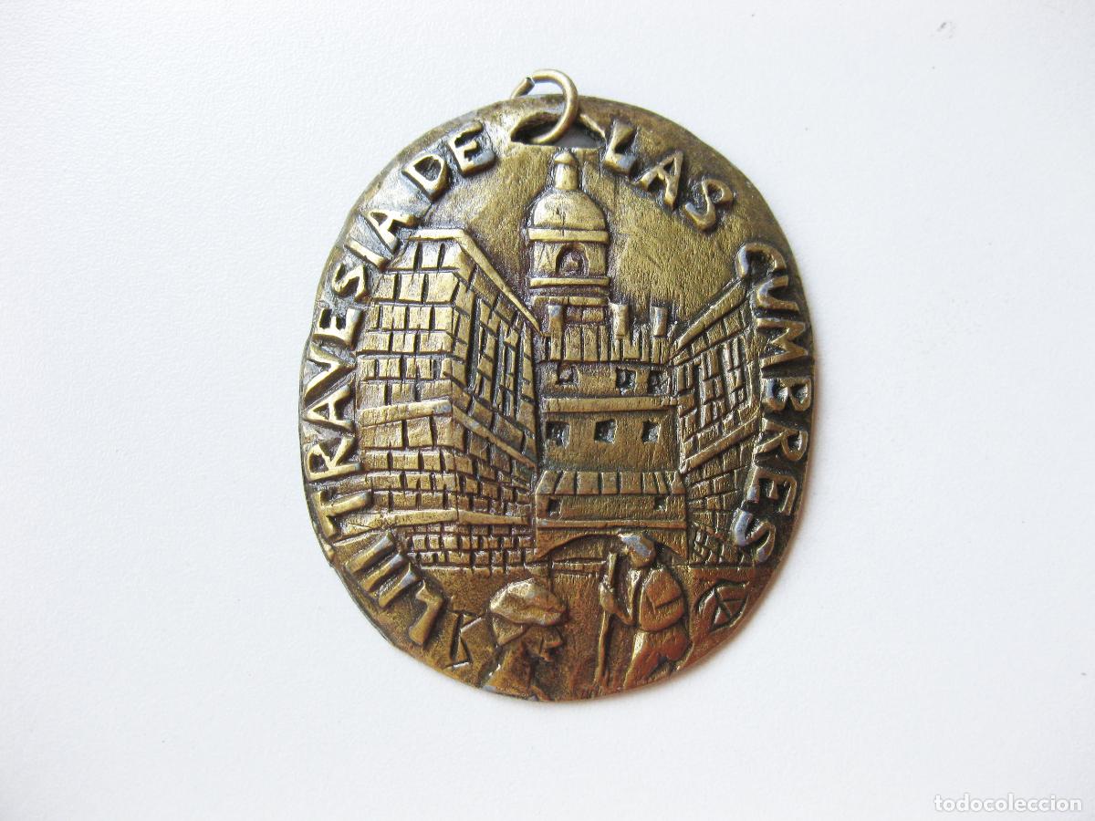 Coleccionismo deportivo: MEDALLA DE LA XLIII TRAVESIA DE LAS CUMBRES DE SAN LORENZO DE EL ESCORIAL. 53 EDICI&Oacute;N DE 2013