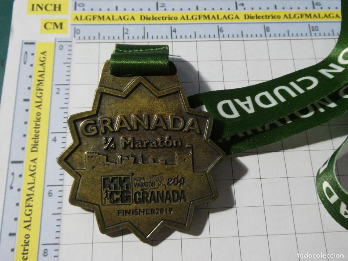Coleccionismo deportivo: MEDALLA MEDALL&Oacute;N DE ATLETISMO. 1/4 MARAT&Oacute;N MARATHON GRANADA 2019. 50GR