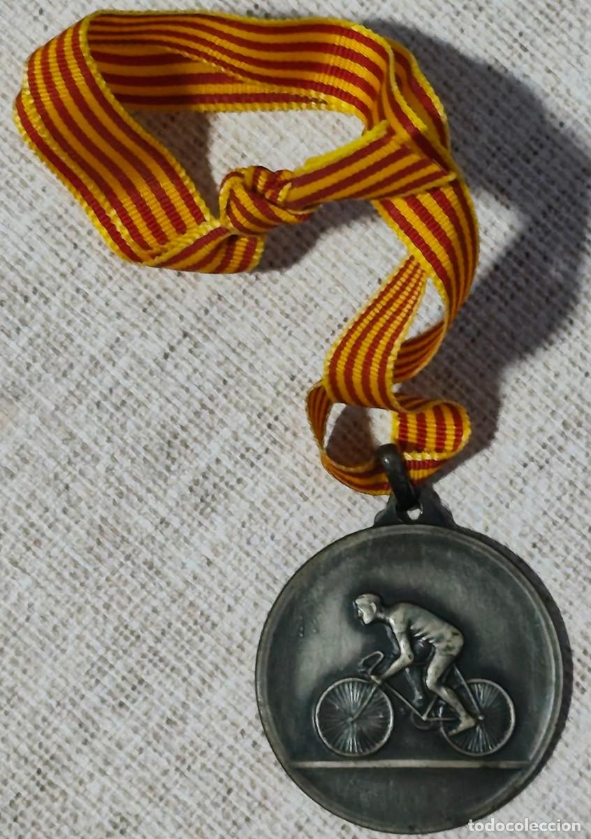 Coleccionismo deportivo: MEDALLA MET&Aacute;LICA CON DISE&Ntilde;O EN RELIEVE PARA PRUEBA CELEBRADA EL 9 DE OCTUBRE DE 1983 - CLUB C. HORTA