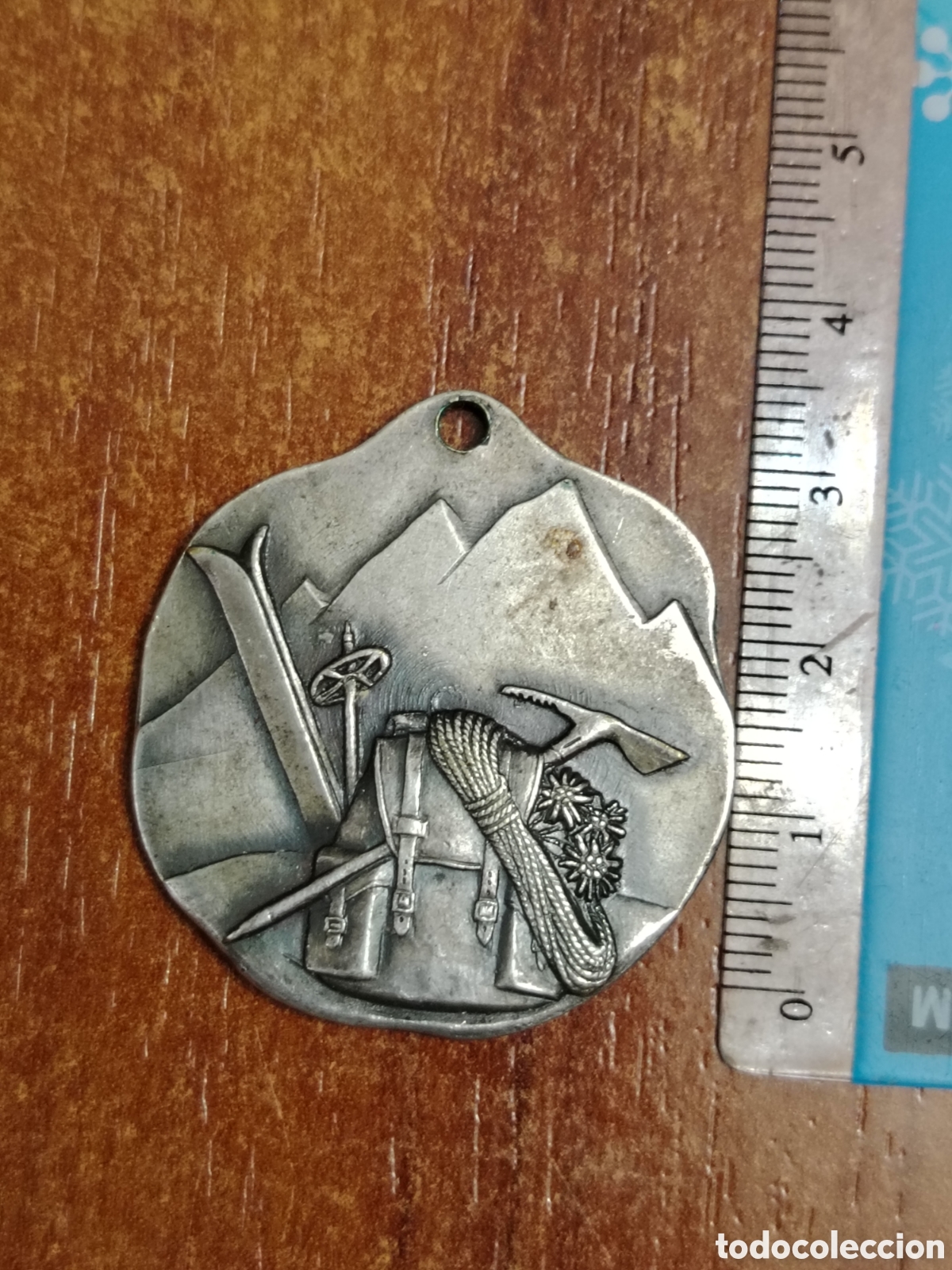 Coleccionismo deportivo: Medalla antigua de Monta&ntilde;a s&ntilde;o 1968