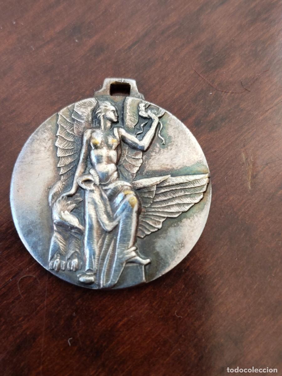 Sports collectibles: Preciosa Medalla Cuadras 1969. Quimeras.
