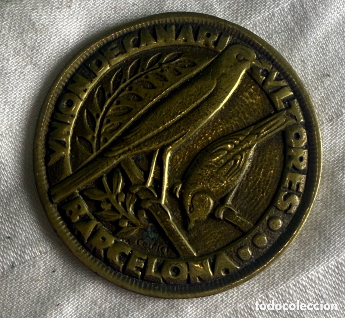 Sports collectibles: Antigua insignia de tiro deportivo Barcelona &ndash; Club de Tiro y Caza &ndash; Siglo XX