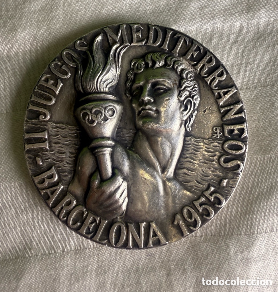 Sports collectibles: Gran medalla original de plata II Juegos Mediterr&aacute;neos Barcelona 1955 &ndash; 6 cm &ndash; 108 gramos