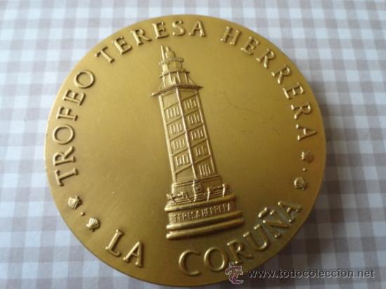 Collectionnisme sportif: MEDALLA EN BRONCE CONMEMORATIVA DEL TROFEO TERESA HERRERA DE FUTBOL.CORU&Ntilde;A A&Ntilde;OS 90