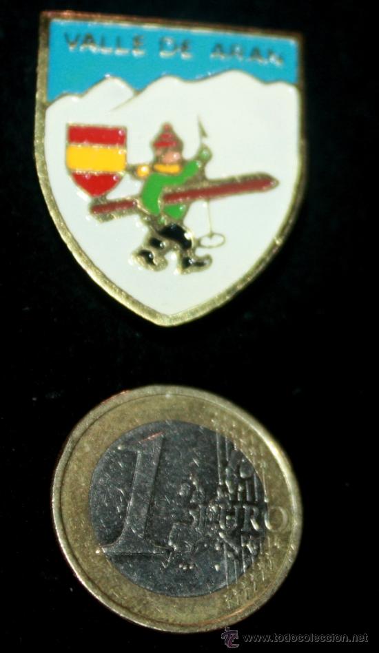 Coleccionismo deportivo: BONITA INSIGNIA DEPORTIVA DE ESQUI ESQUIAR DE LA ESTACION DEL VALLE DE ARAN A&Ntilde;OS 60