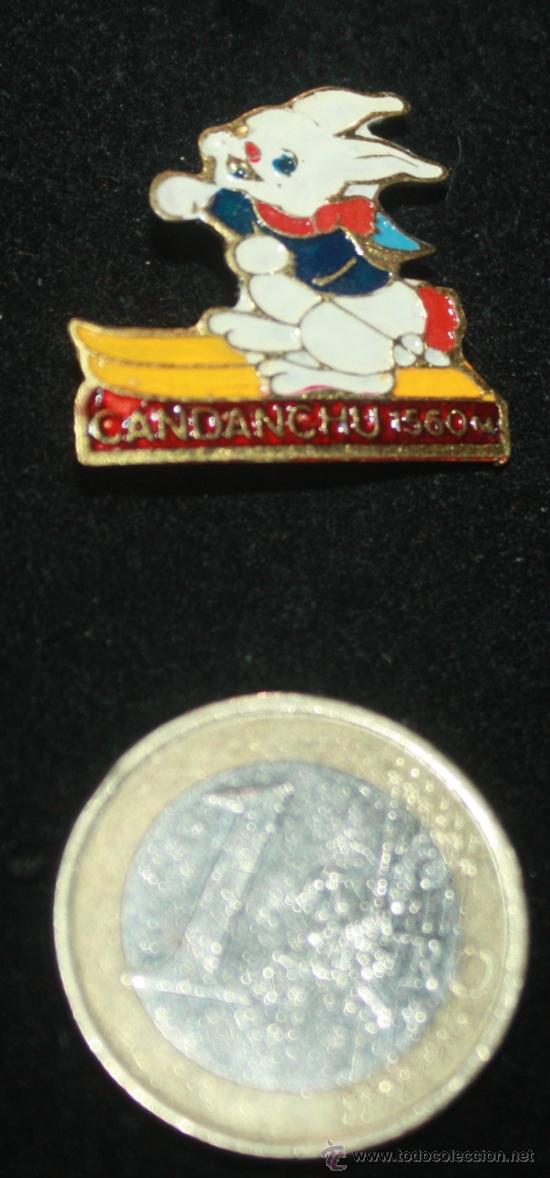 Coleccionismo deportivo: BONITA INSIGNIA DEPORTIVA DE ESQUI ESQUIAR DE LA ESTACION DE CANDANCHU A&Ntilde;OS 60