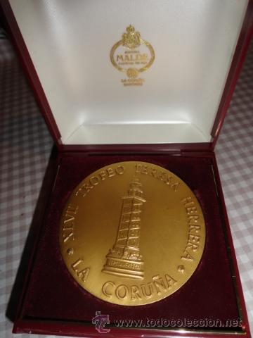 Collectionnisme sportif: MEDALLA EN CAJA TROFEO TERESA HERRERA CORU&Ntilde;A XLVIII ANVERSO CONMEMORACION1492-1992