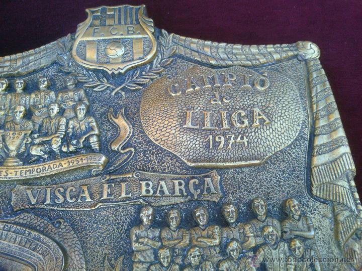 Coleccionismo deportivo: IMPRESIONANTE METOPA BRONCE ENMARCADO F.C BARCELONA.CAMPEON DE LIGA;1974 - Foto 4 - 45563744