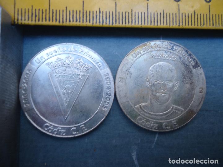 Sammelleidenschaft Sport: moneda 2004 ascenso plata conmemorativa escudo cadiz club de futbol y jugador velazquez