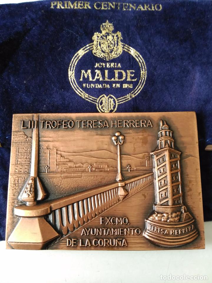 Collectionnisme sportif: MEDALLA TROFEO TERESA HERRERA 1998 CON FUNDA JOYERIA MALDE 1ER CENTENARIO