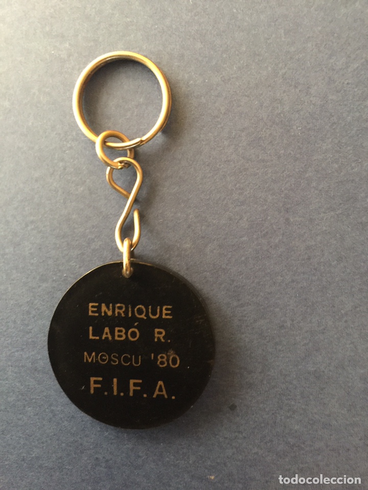 Sammelleidenschaft Sport: Llavero Mosc&uacute; 80. FIFA. Enrique Labo R.