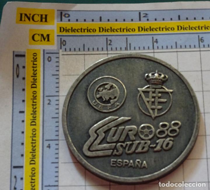 Collezionismo sportivo: MEDALLA MEDALL&Oacute;N DE F&Uacute;TBOL. EUROCOPA 88 1988 SUB 16 CAMPEONA ESPA&Ntilde;A. URZAIZ CUELLAR LASA. 60 GR