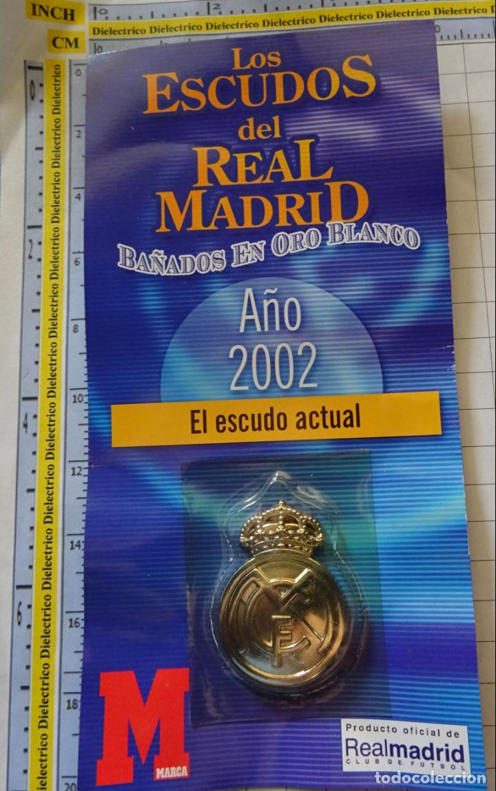 Collectionnisme sportif: MEDALLA MONEDA INSIGNIA. LOS ESCUDOS DEL REAL MADRID CLUB DE F&Uacute;TBOL. ESCUDO 2002. PRECINTADO. 40 GR