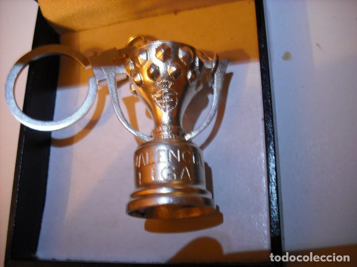 Llavero Con Trofeo Valencia Campeon Liga 2001 Sold Through Direct Sale 142445362