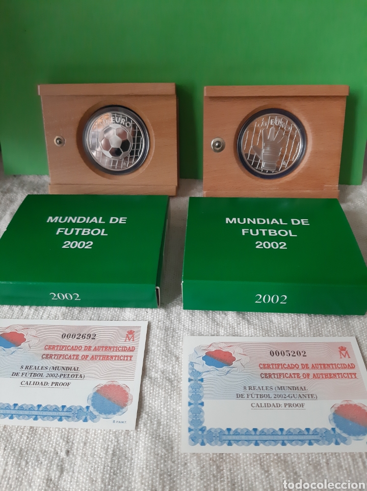 Sammelleidenschaft Sport: 2002 Mundial Futbol monedas Espa&ntilde;a 10 euros Guante /Pelota Certificado FNMT PROOF NUMISM&Aacute;TICA COLISE