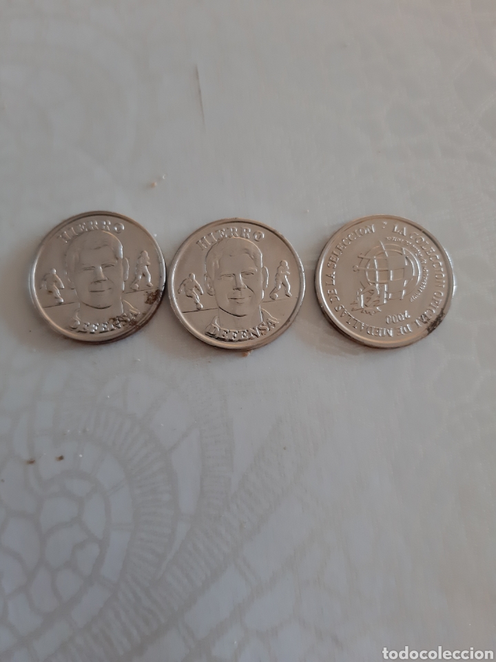 Coleccionismo deportivo: FUTBOL HIERRO SELECCI&Oacute;N ESPA&Ntilde;OLA DEFENSA A&Ntilde;O 2000