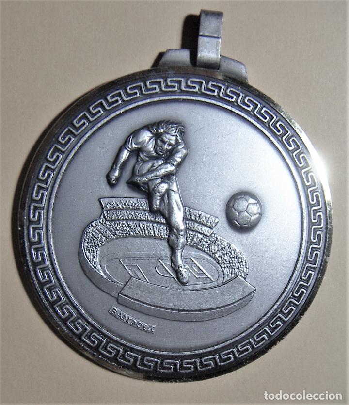 Coleccionismo deportivo: MEDALLA DE FUTBOL CON REVERSO LISO PARA GRABAR ,GRABADOR BANDOLI
