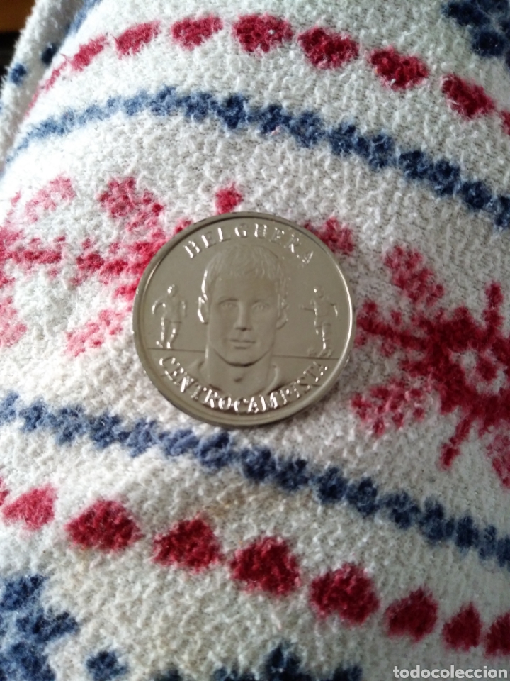 Collectionnisme sportif: Im&aacute;genes de moneda de la colecci&oacute;n oficial de medallas de la selecci&oacute;n 2000 Iv&aacute;n Helguera Real Madri