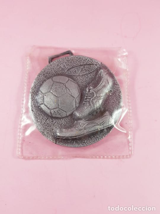 Sammelleidenschaft Sport: Medalla-Trofeo-F&uacute;tbol-Cebri&aacute;n, trofeos y Medallas bronce forjado-Nueva-Coleccionistas